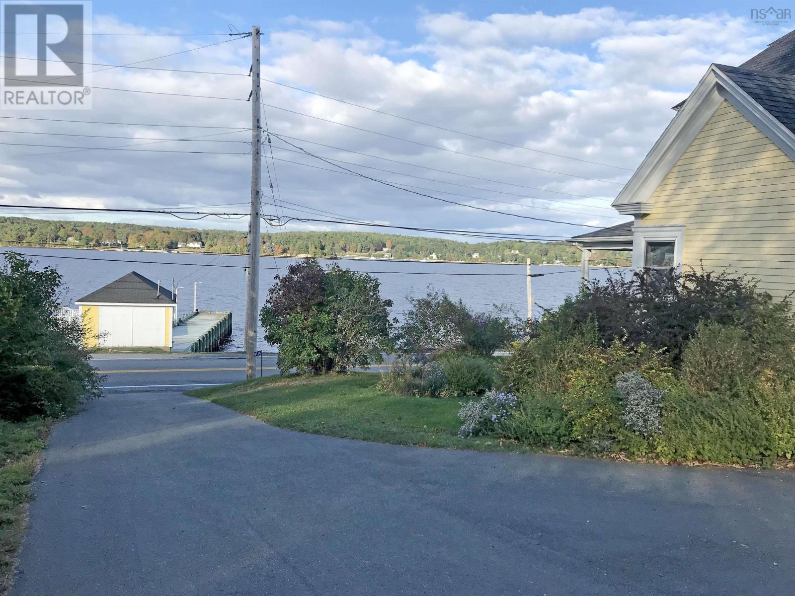 9114 3 Highway, 997 Main St Mahone Bay, Maders Cove, Nova Scotia  B0J 2E0 - Photo 10 - 202211334