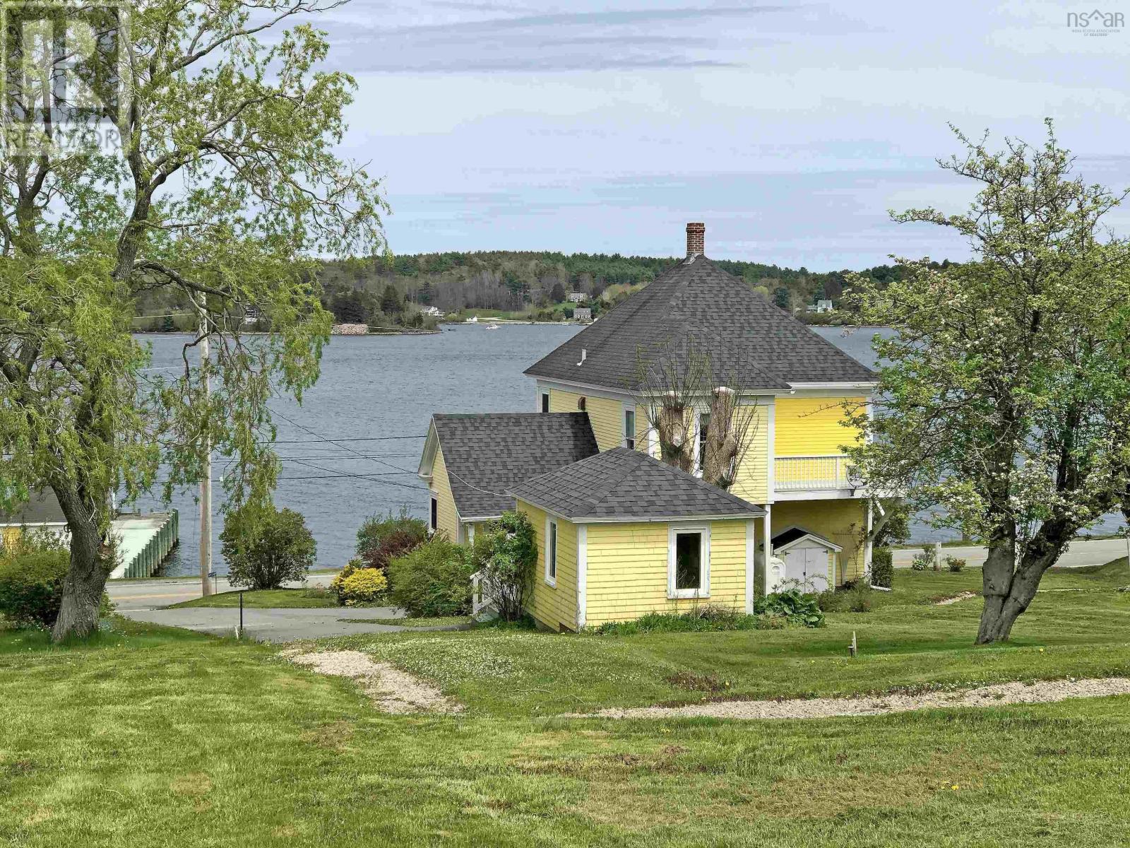 9114 3 Highway, 997 Main St Mahone Bay, Maders Cove, Nova Scotia  B0J 2E0 - Photo 7 - 202211334