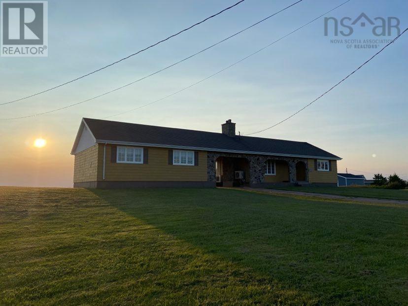 15661 Cabot Trail, Chéticamp, Nova Scotia  B0E 1H0 - Photo 2 - 202313808