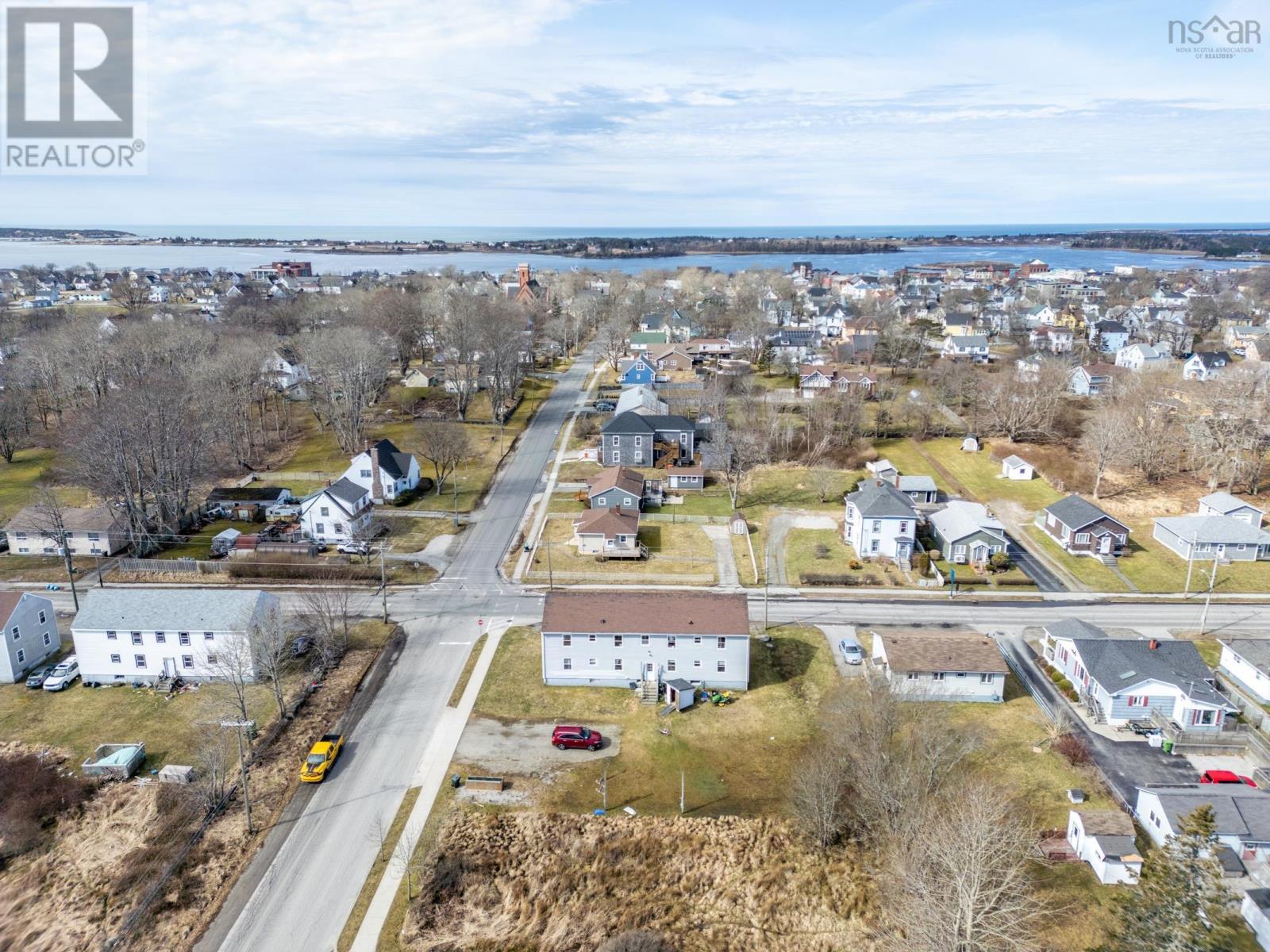 107 Pleasant Street, Yarmouth, Nova Scotia  B5A 2J5 - Photo 23 - 202405045