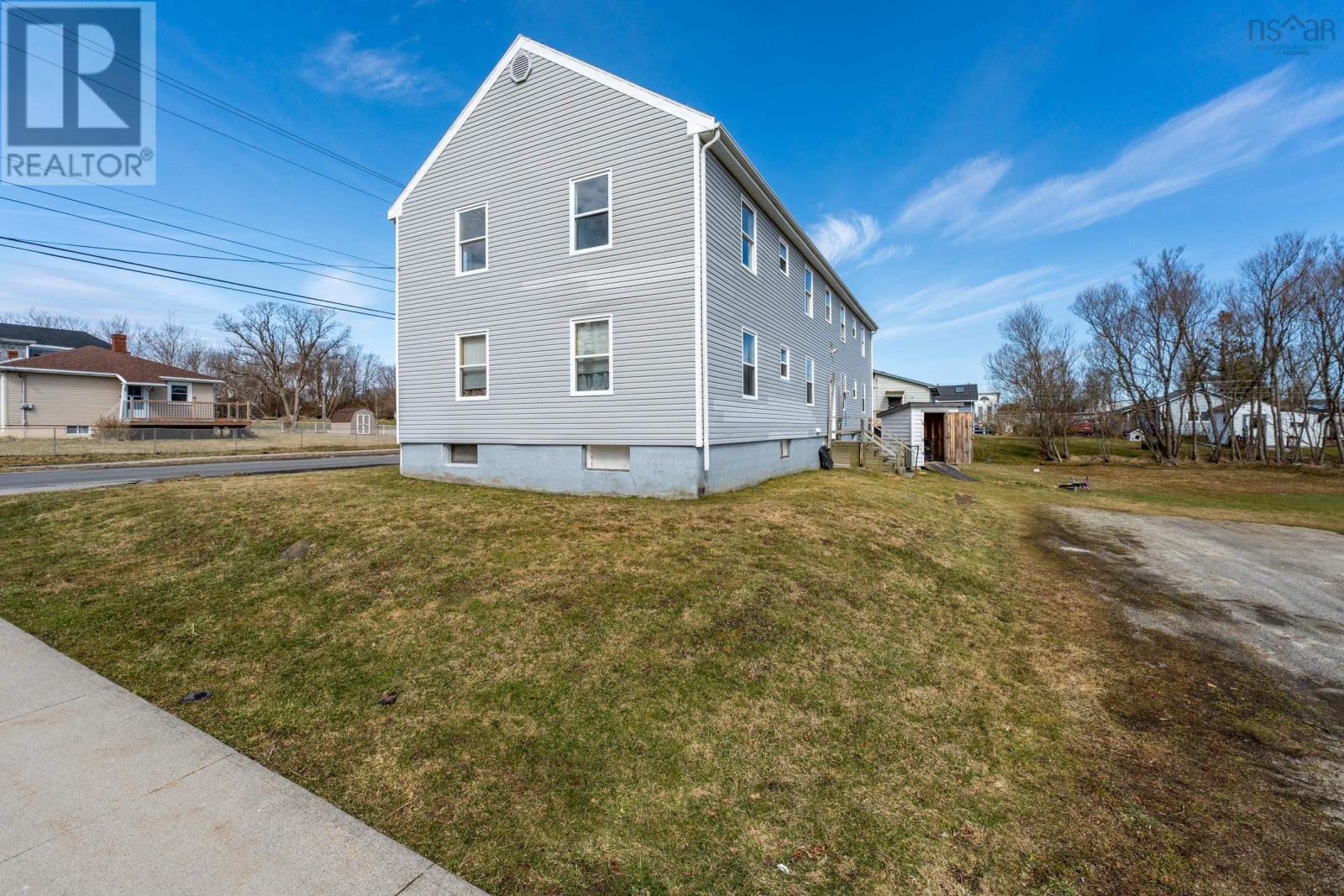 107 Pleasant Street, Yarmouth, Nova Scotia  B5A 2J5 - Photo 29 - 202405045