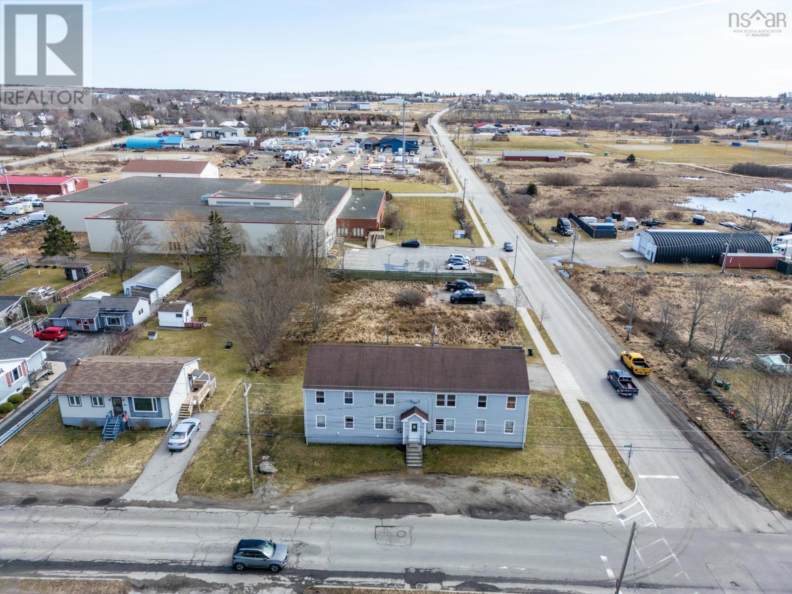 107 Pleasant Street, Yarmouth, Nova Scotia  B5A 2J5 - Photo 3 - 202405045