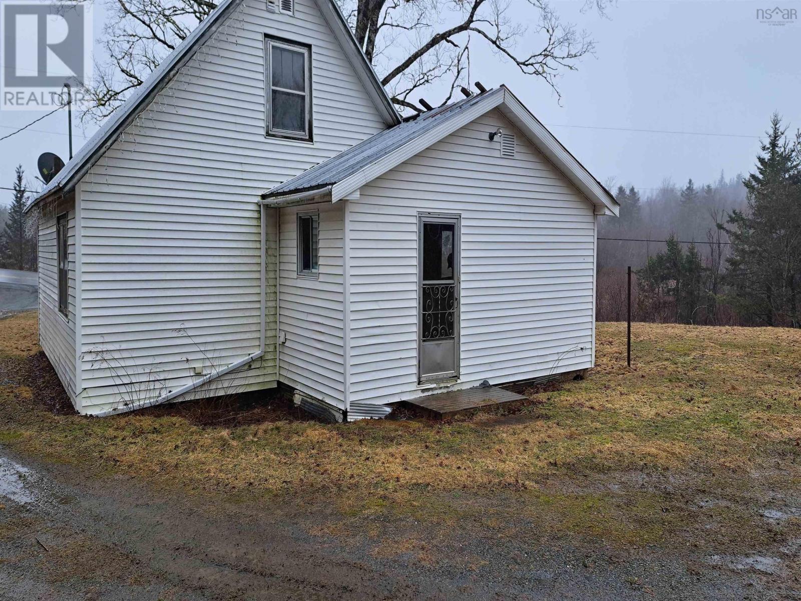 8860 Moose River Road, Lindsay Lake, Nova Scotia  B0N 1X0 - Photo 1 - 202405784