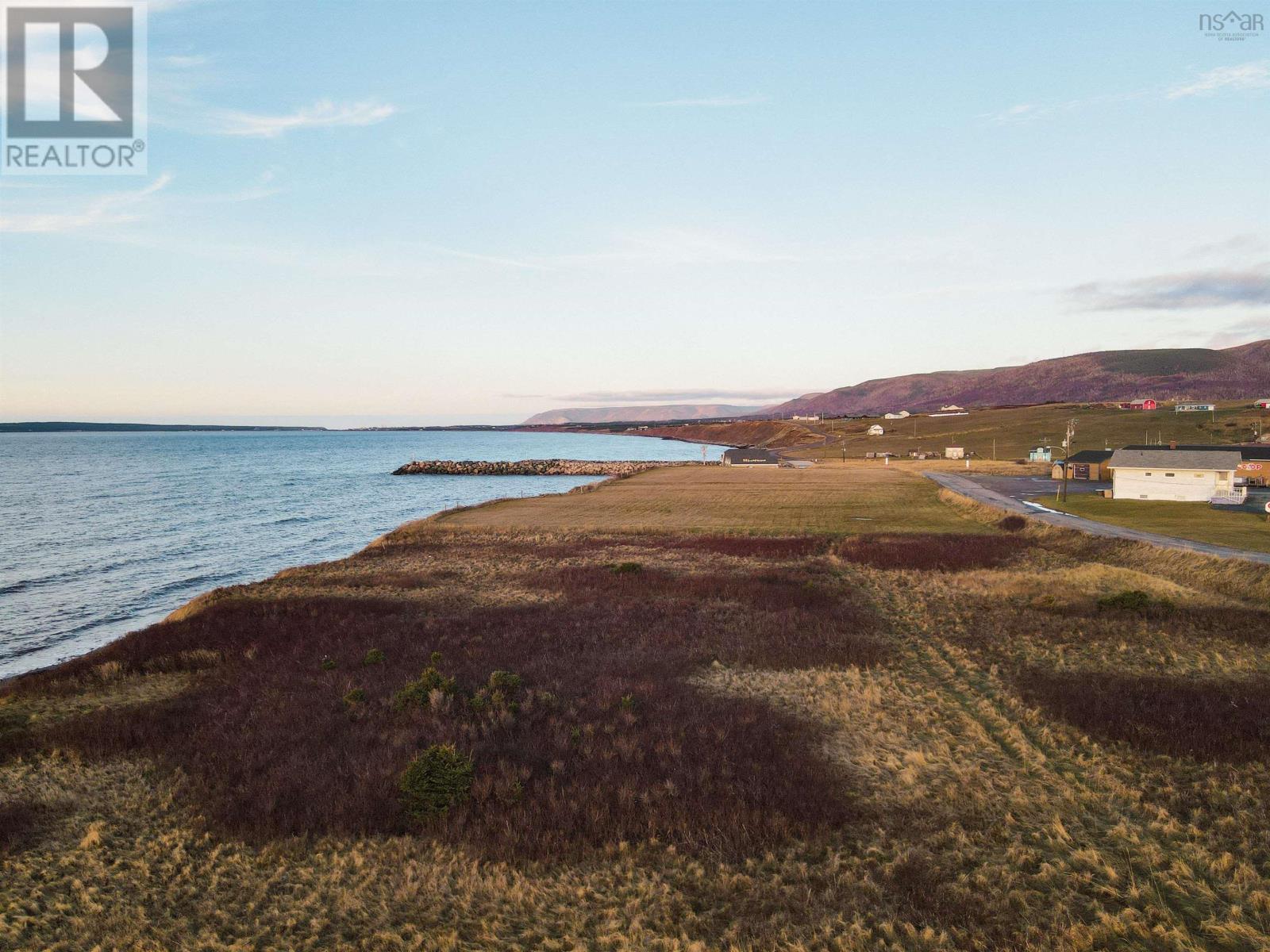 Cabot Trail, Grand Étang, Nova Scotia  B0E 1L0 - Photo 2 - 202406008