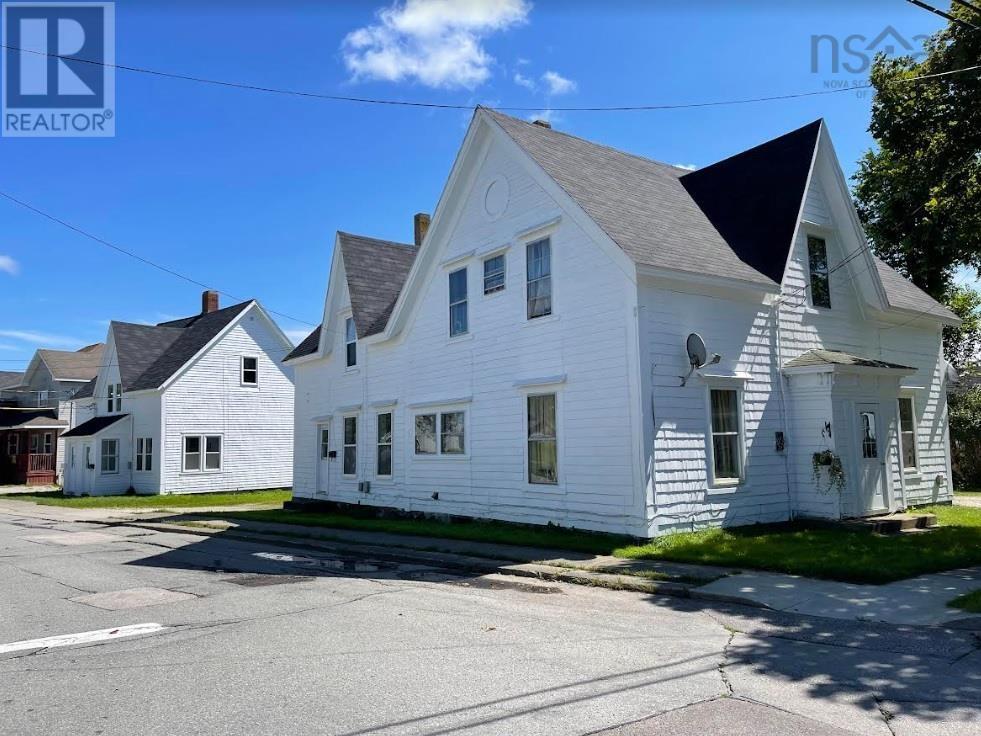 29-31 Main Street, 3 Kempt Street, Yarmouth, Nova Scotia  B5A 1A1 - Photo 2 - 202407219