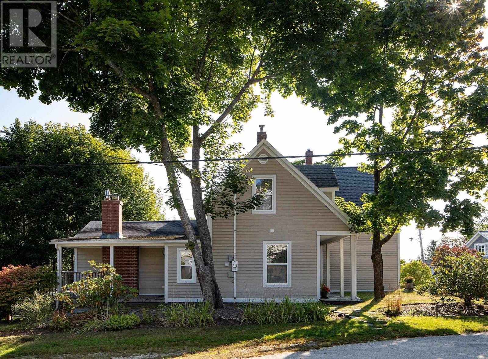 66 Central Street, Chester, Nova Scotia  B0J 1J0 - Photo 2 - 202407871