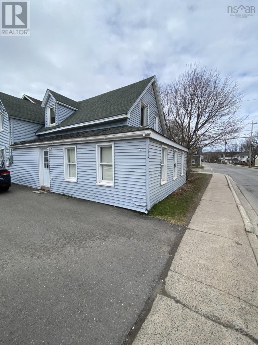 113 College Street, Antigonish, N.s., Antigonish, Nova Scotia  B2G 1X6 - Photo 3 - 202408183