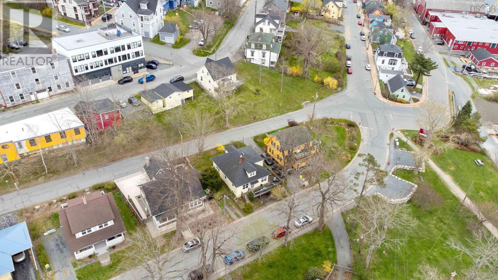 12 Lower Street, Lunenburg, Nova Scotia  B0J 2C0 - Photo 2 - 202409944