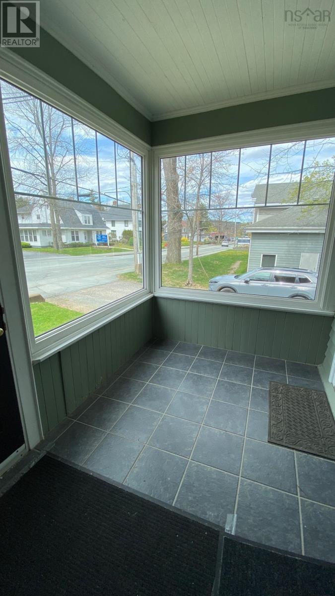 93 Dufferin Street, Bridgewater, Nova Scotia  B4V 2G4 - Photo 25 - 202410645