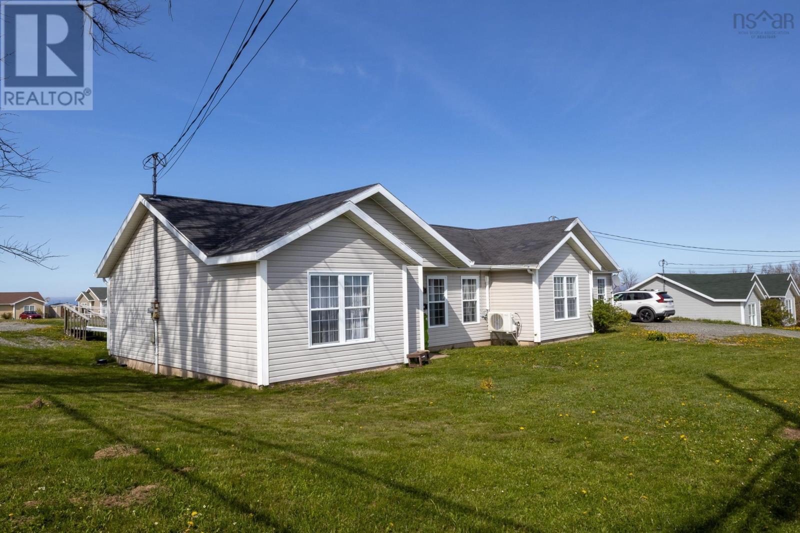 942/944 Main Street, Glace Bay, Nova Scotia  B1A 4Z5 - Photo 4 - 202412128