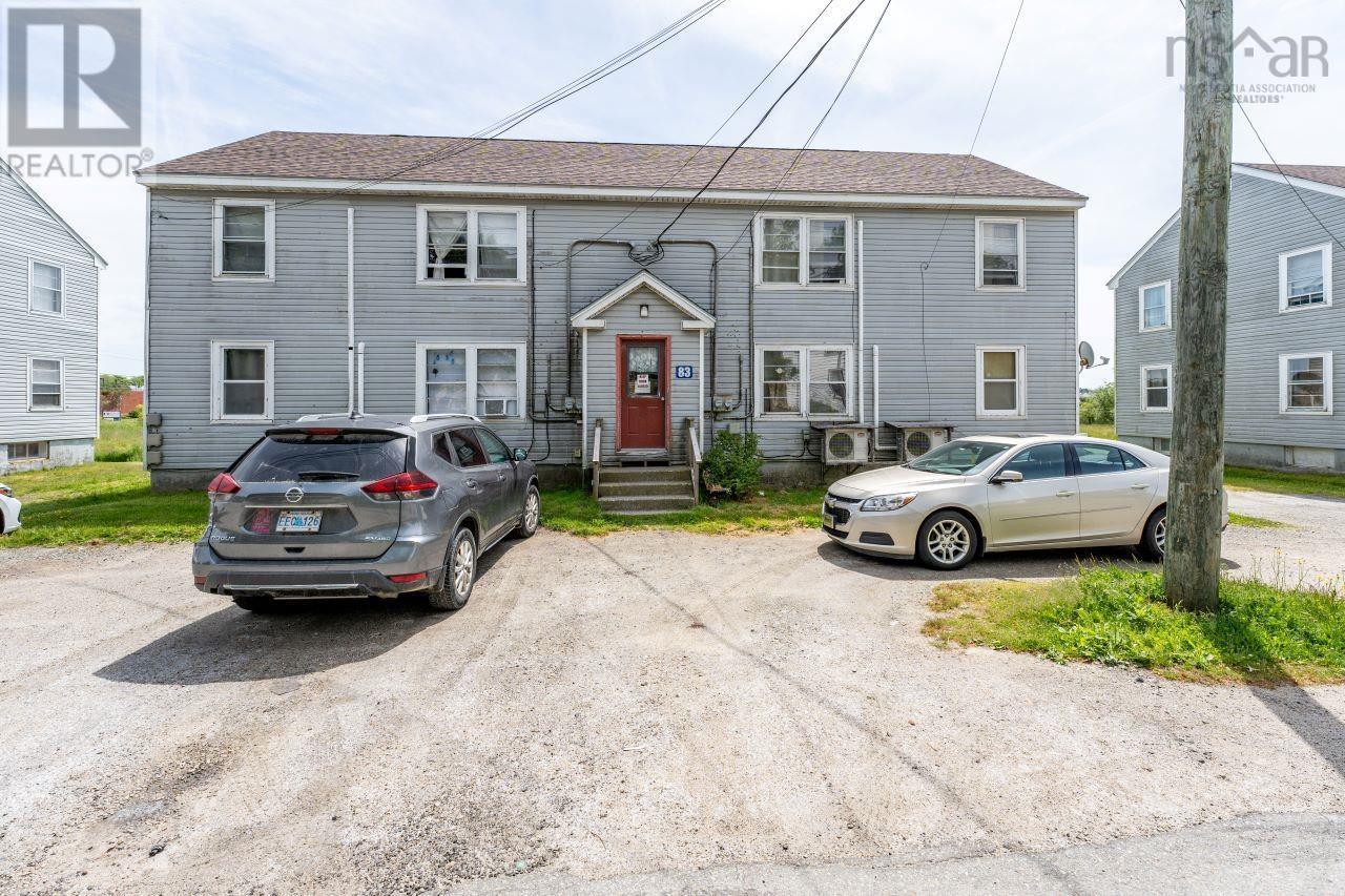 83 Pleasant Street, Yarmouth, Nova Scotia  B5A 2J3 - Photo 2 - 202414591