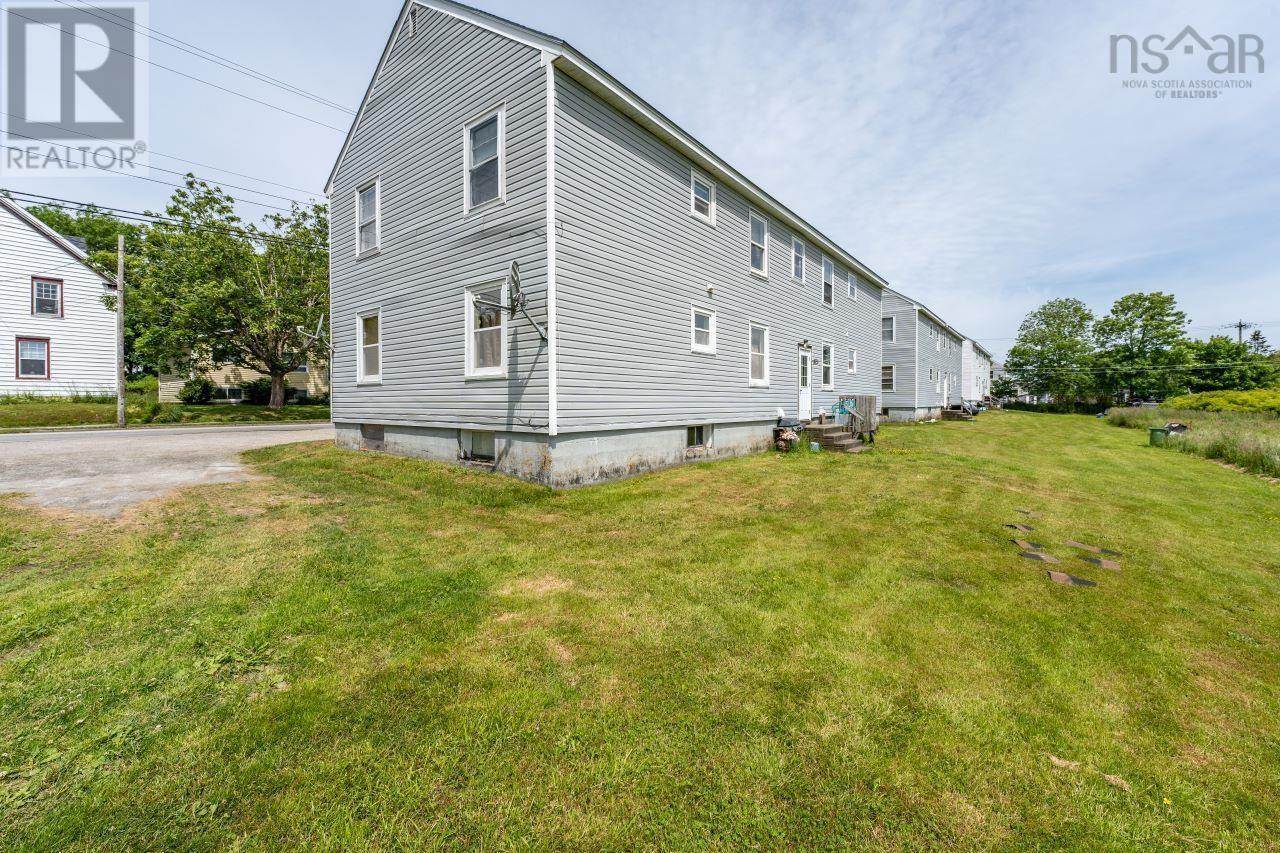 83 Pleasant Street, Yarmouth, Nova Scotia  B5A 2J3 - Photo 8 - 202414591