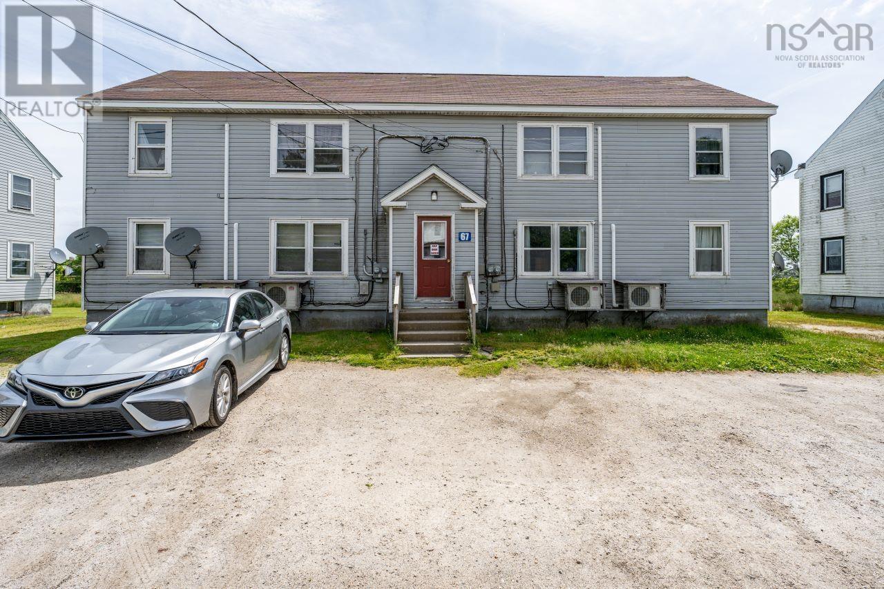 67 Pleasant Street, Yarmouth, Nova Scotia  B5A 2J3 - Photo 2 - 202414598