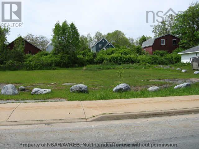 637 Main Street, Liverpool, Nova Scotia  B0T 1K0 - Photo 2 - 202415175