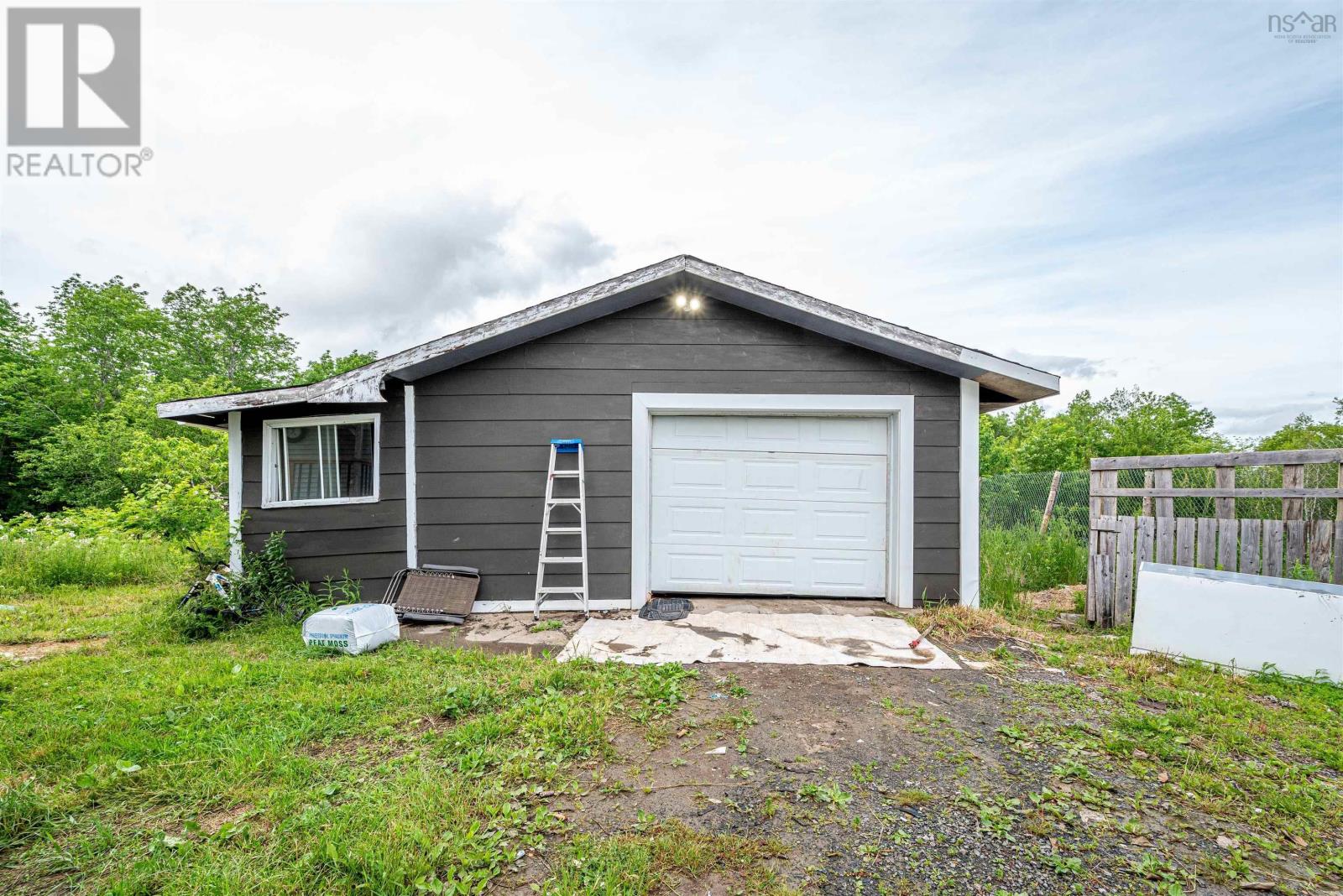 9 Long Lake Drive, East Uniacke, Nova Scotia  B0N 1Z0 - Photo 3 - 202415333