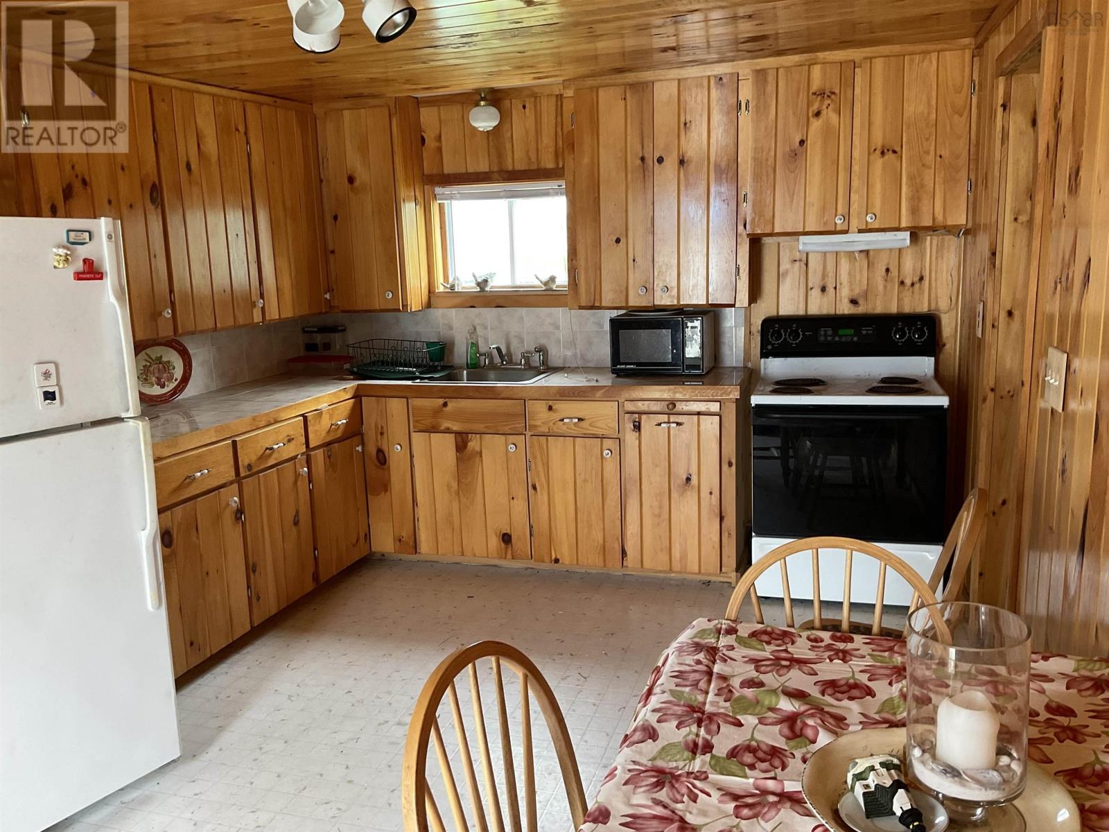 818 Whitehead Road, Lower Whitehead, Nova Scotia  B0H 1T0 - Photo 2 - 202416368