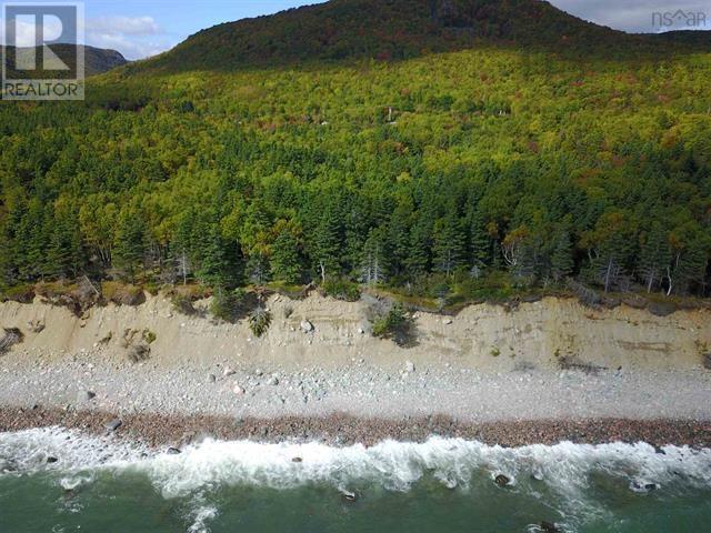 41251 Cabot Trail, Wreck Cove, Nova Scotia  B0C 1H0 - Photo 3 - 202416401