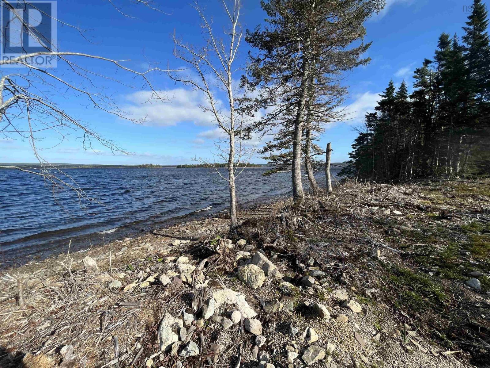 325 Lakefront Drive, Loch Lomond, Nova Scotia  B0E 0A4 - Photo 2 - 202417470