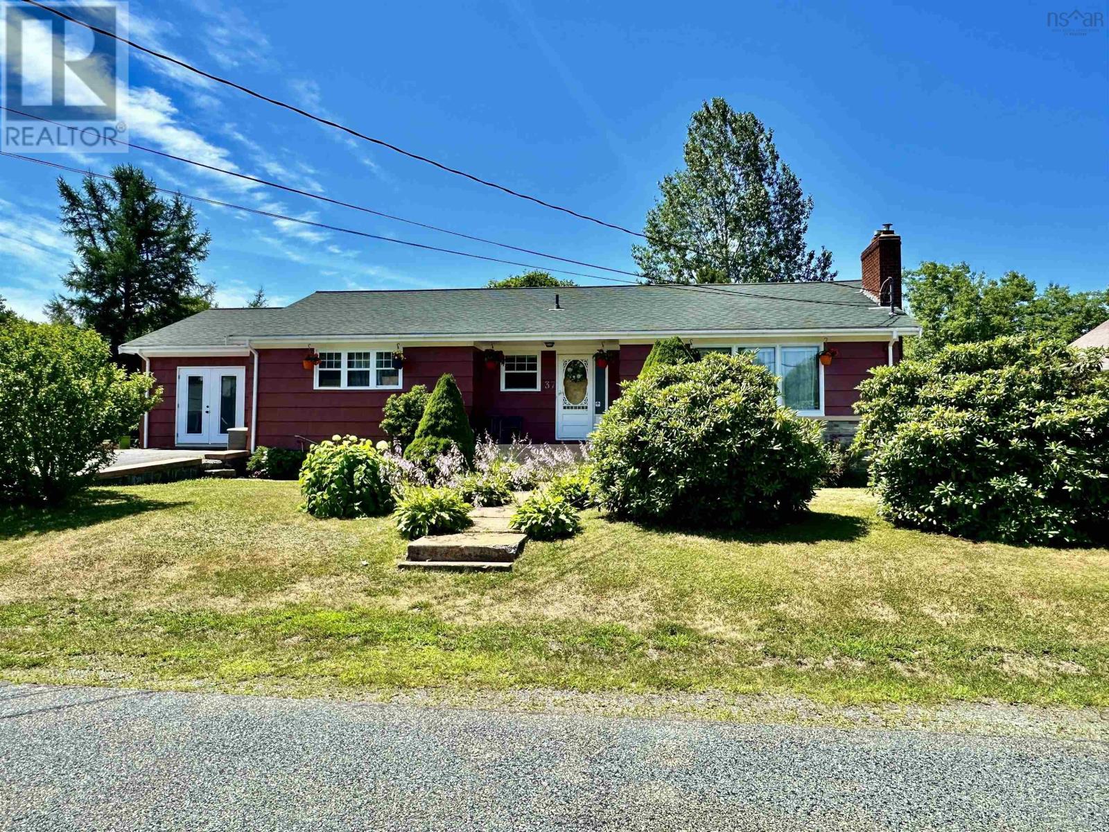 37 MILLARD Avenue, liverpool, Nova Scotia