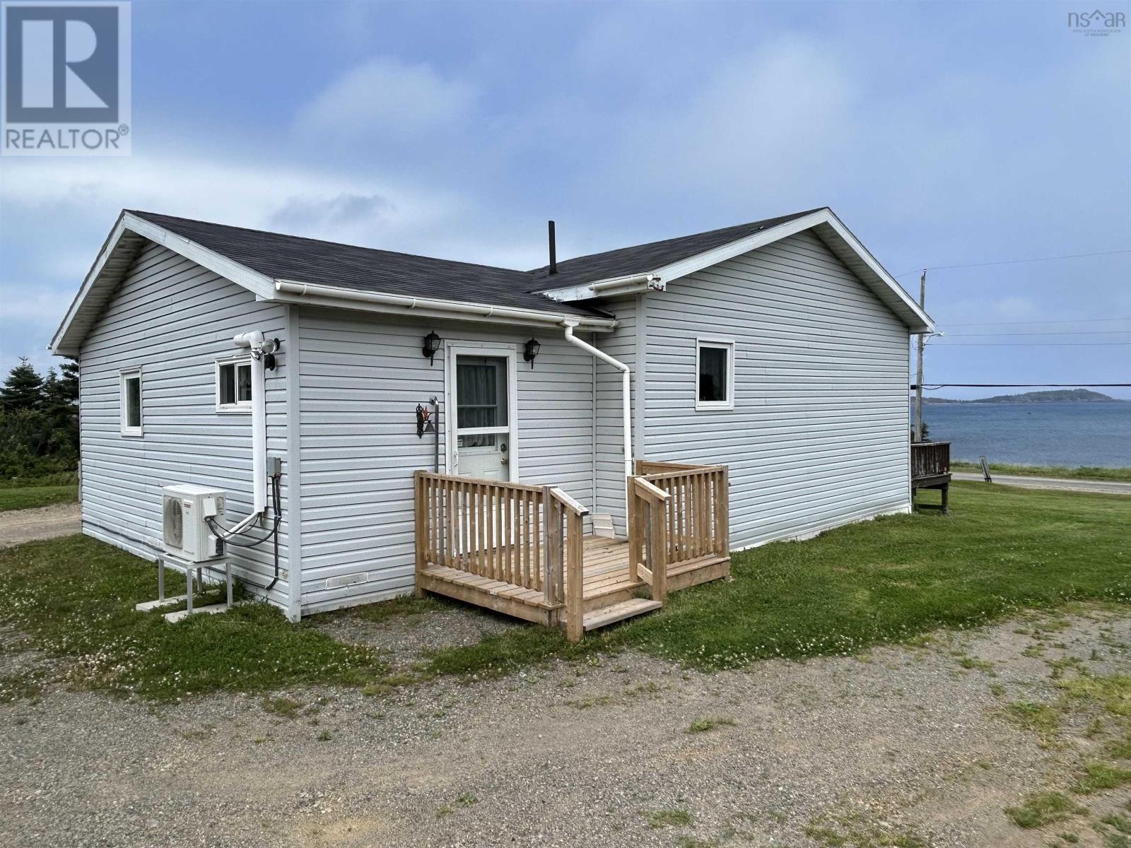 2541 Louisbourg Main A Dieu Road, Main-À-Dieu, Nova Scotia  B1C 1Y8 - Photo 2 - 202417866