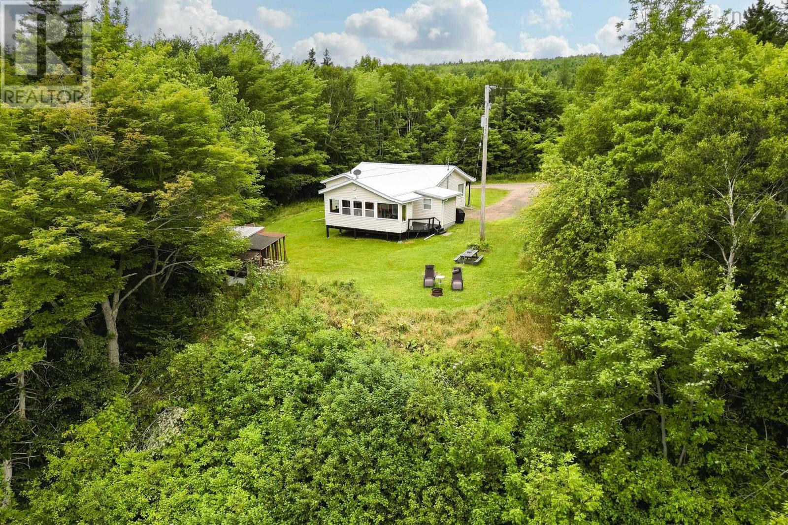 69 John Hughie Lane, Baddeck Inlet, Baddeck, Nova Scotia  B0E 1B0 - Photo 2 - 202419287