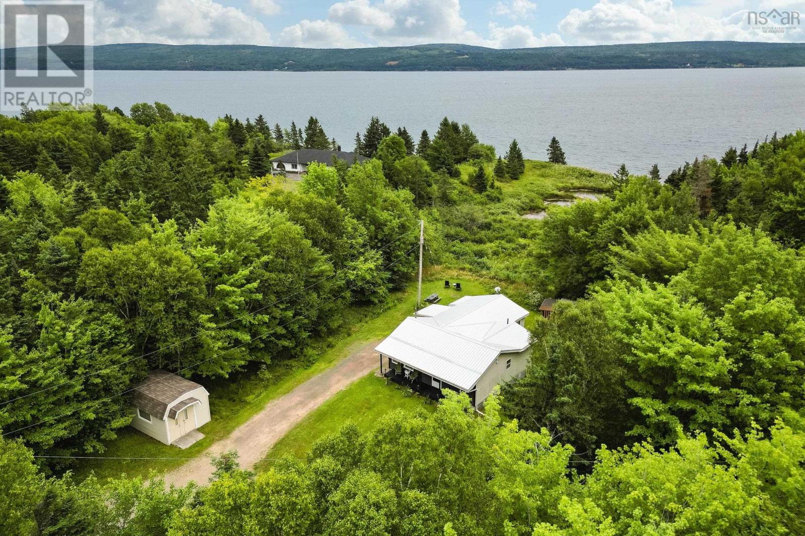 69 John Hughie Lane, Baddeck Inlet, Baddeck, Nova Scotia  B0E 1B0 - Photo 3 - 202419287