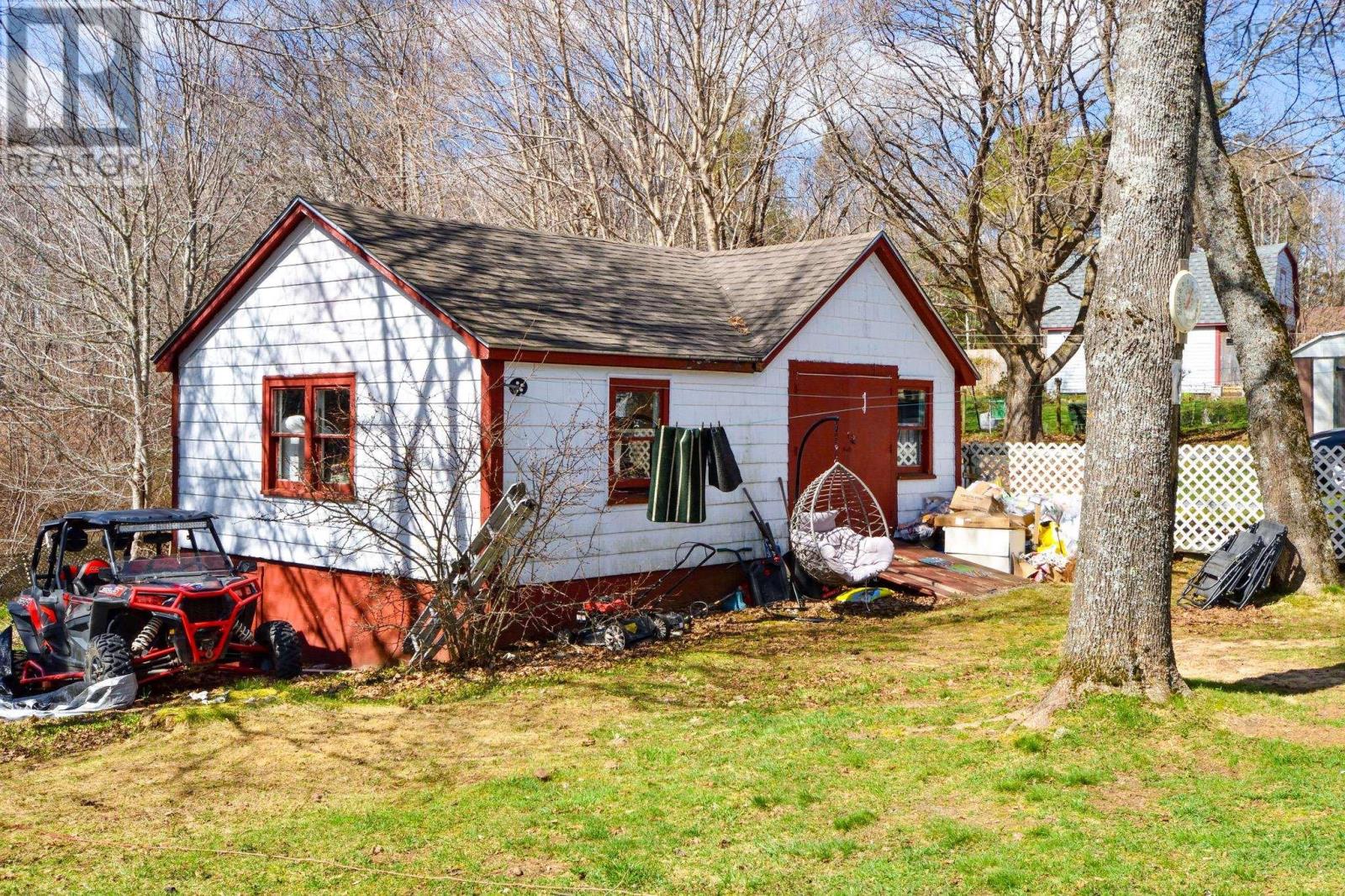 45 St. Phillips Street, Bridgewater, Nova Scotia  B4V 1W4 - Photo 4 - 202419785