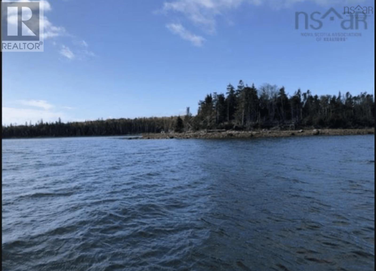 MacLeod Island, lennox passage, Nova Scotia