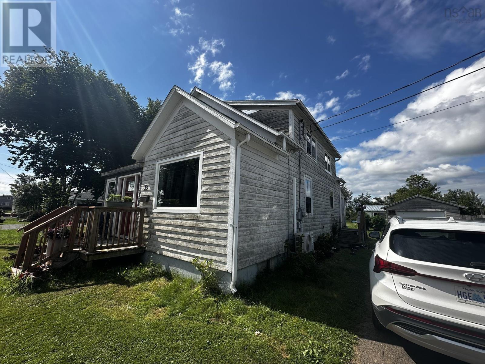 35 Albert Avenue, Bible Hill, Nova Scotia  B2N 2W1 - Photo 2 - 202420494