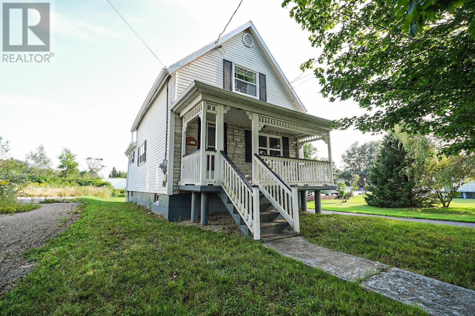 985 Main Street, Sydney Mines, Nova Scotia  B1V 2M7 - Photo 1 - 202420562