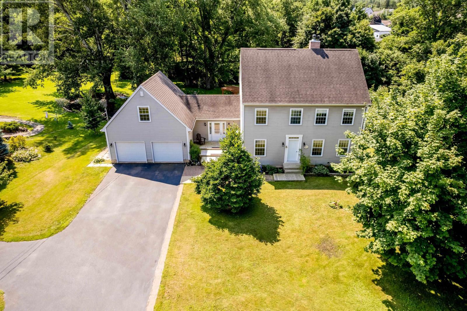 53 Main Street, Wolfville, Nova Scotia  B4P 1B8 - Photo 3 - 202420610