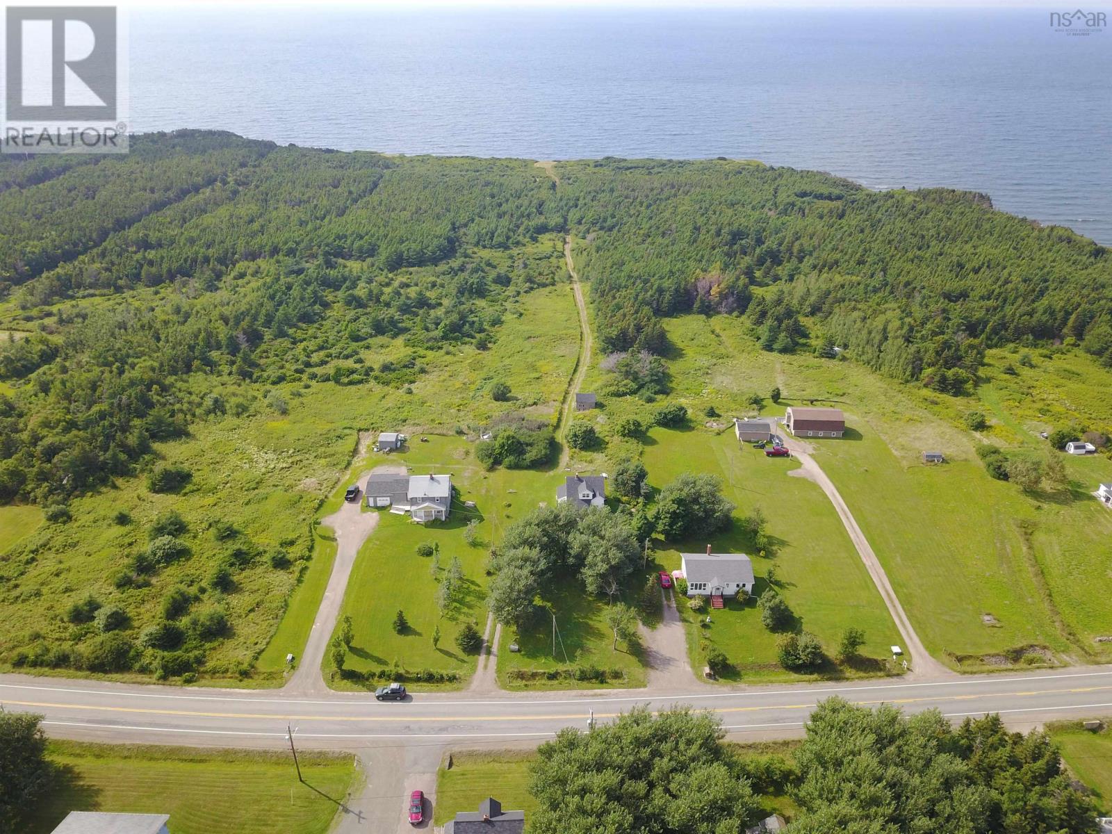 12723 Cabot Trail, Grand Étang, Nova Scotia  B0E 1H0 - Photo 4 - 202421119