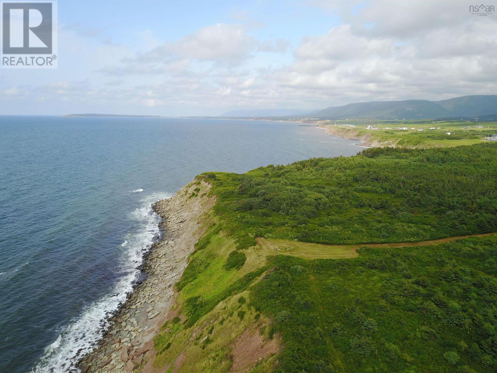 12723 Cabot Trail, Grand Étang, Nova Scotia  B0E 1H0 - Photo 6 - 202421119