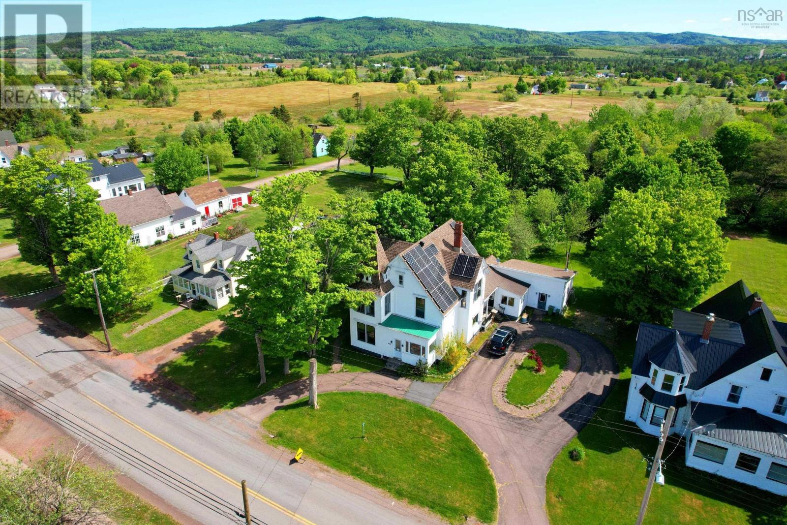 472 Main Street, Parrsboro, Nova Scotia  B0M 1S0 - Photo 2 - 202421499