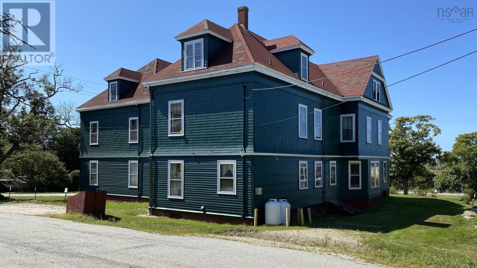 8 James Street, Yarmouth, Nova Scotia  B5A 2V1 - Photo 5 - 202421575