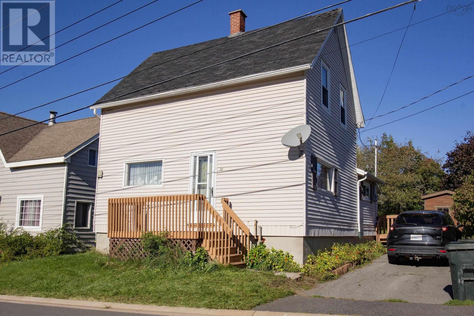 36 Chapel Street, Springhill, Nova Scotia  B0M 1X0 - Photo 2 - 202421970