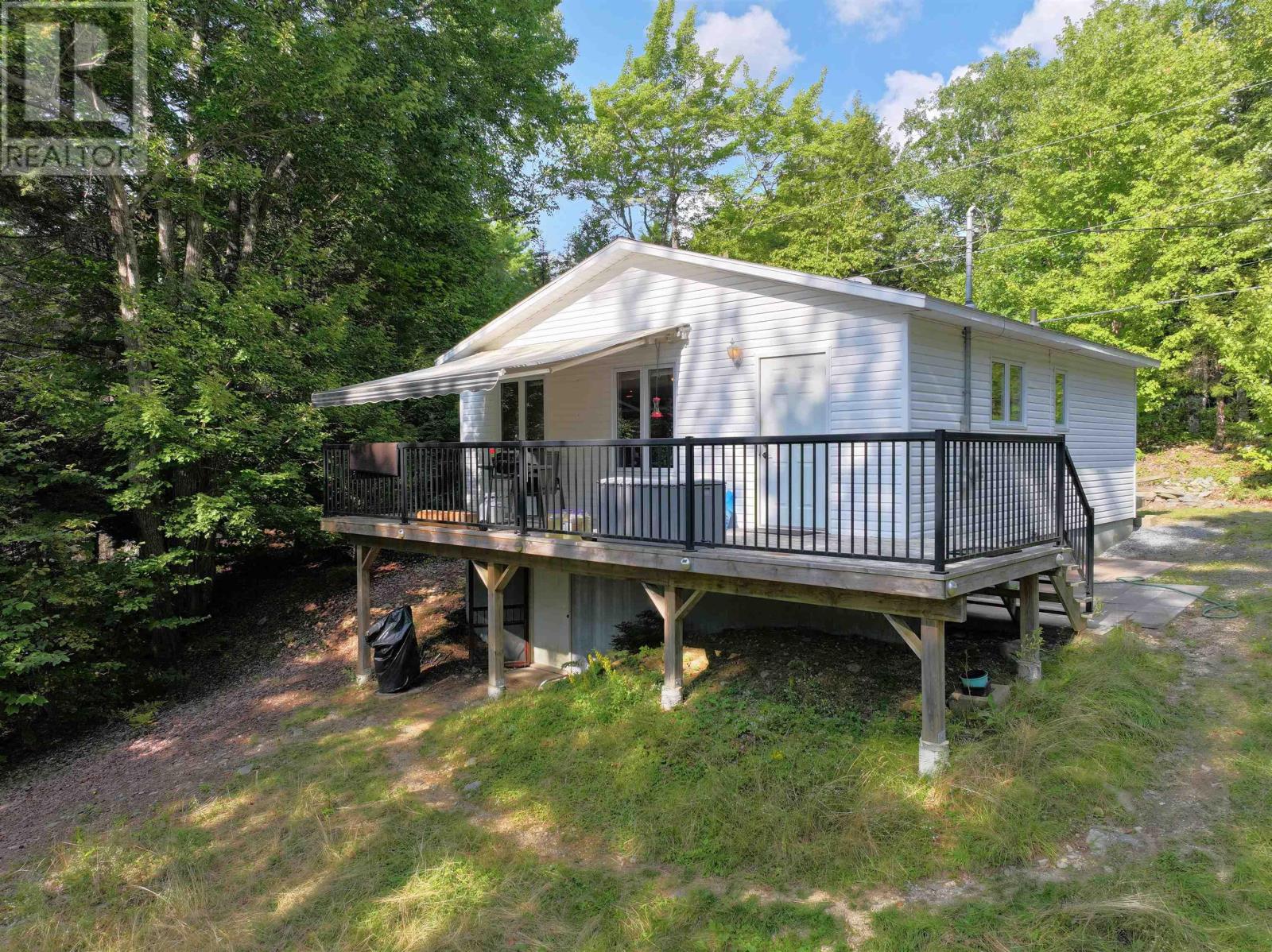 141 Hidden Lake East, Labelle, Nova Scotia  B0T 1E0 - Photo 2 - 202422416