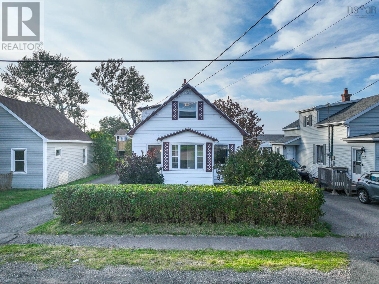 133 Brookland Street, Glace Bay, Nova Scotia  B1A 1N4 - Photo 3 - 202422601