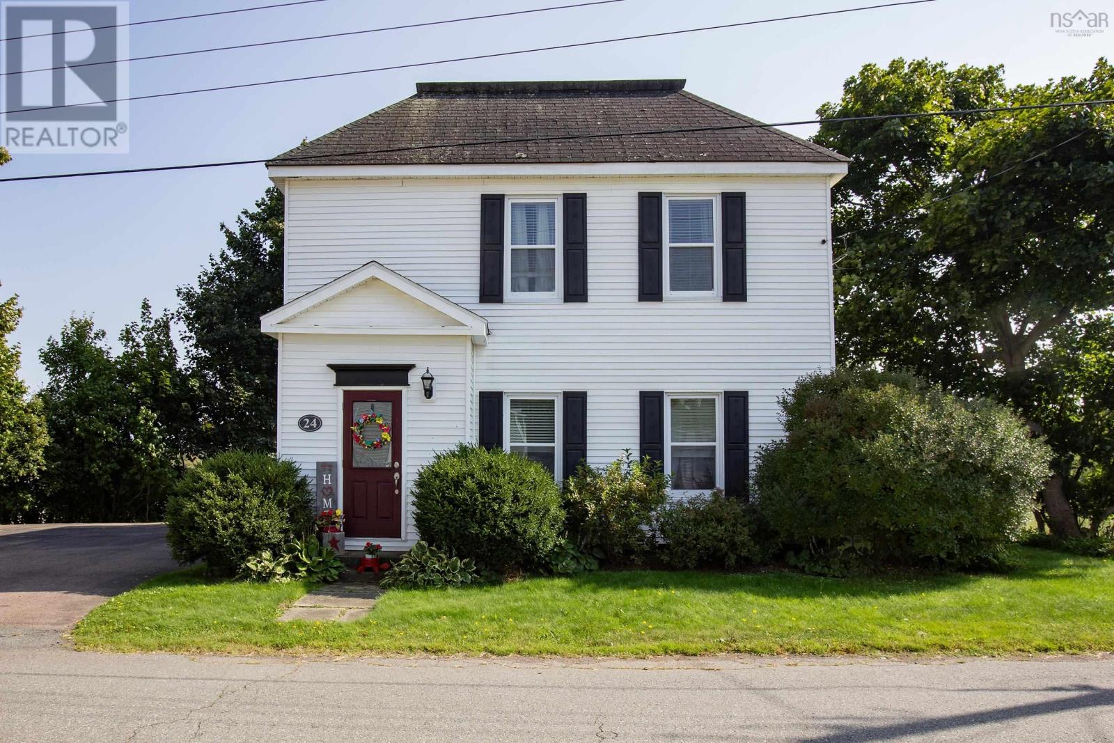 24 Pleasant Street, Parrsboro, Nova Scotia  B0M 1S0 - Photo 1 - 202422814