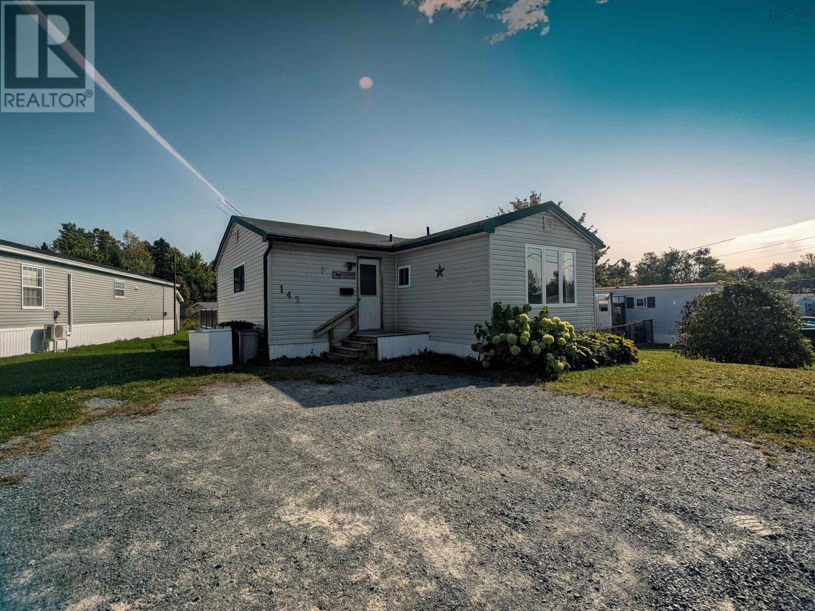 142 Hilltop Drive, Lower Sackville, Nova Scotia  B4C 2P5 - Photo 3 - 202422964