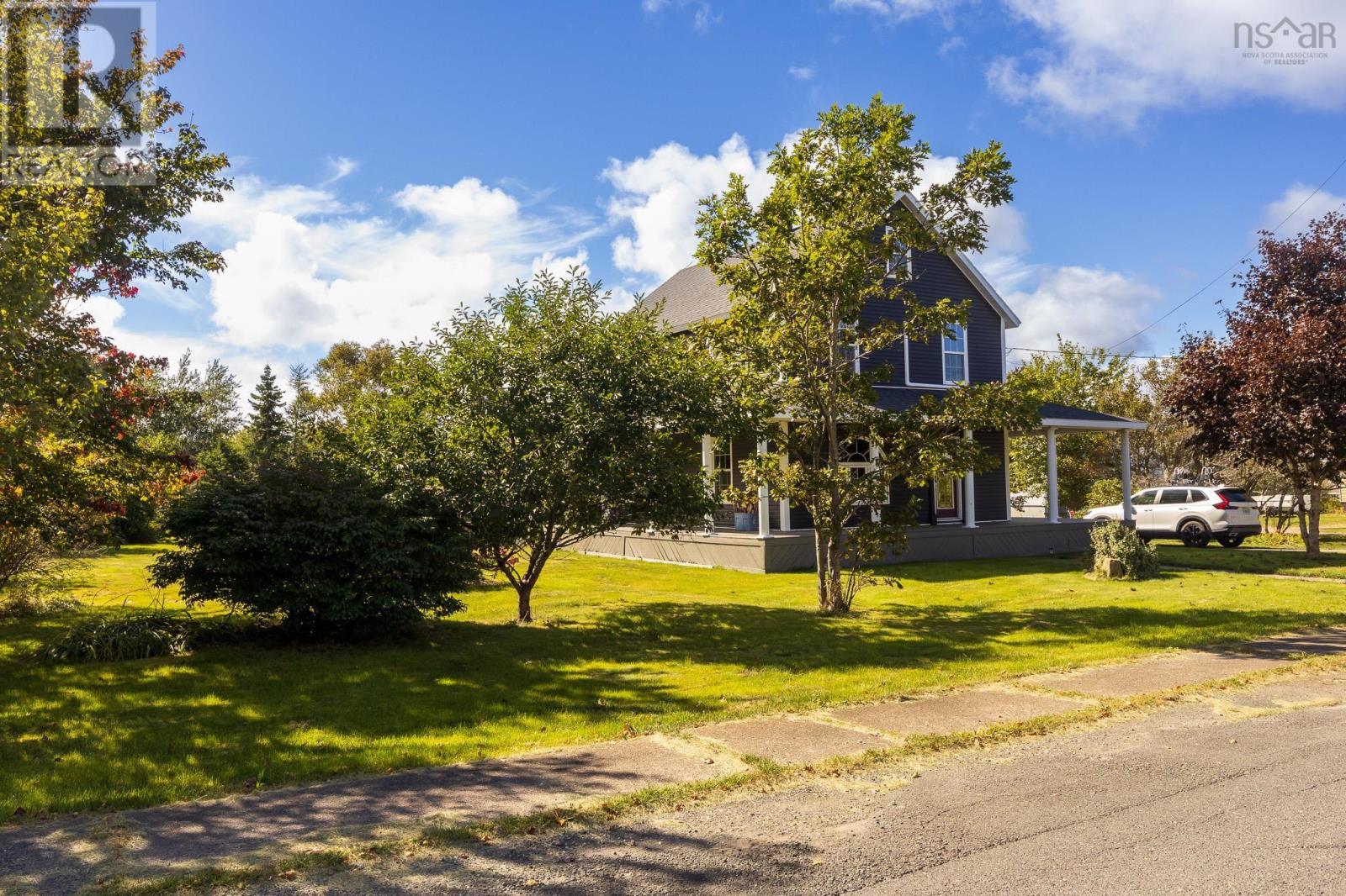 164 Maple Avenue, Glace Bay, Nova Scotia  B1A 3J1 - Photo 2 - 202422973