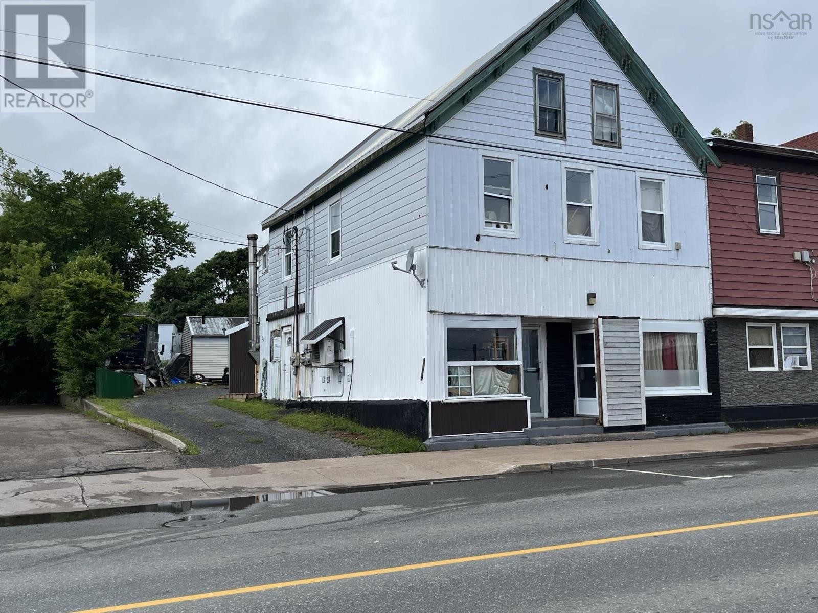 260-262 Foord Street, Stellarton, Nova Scotia  B0K 1S0 - Photo 3 - 202423924