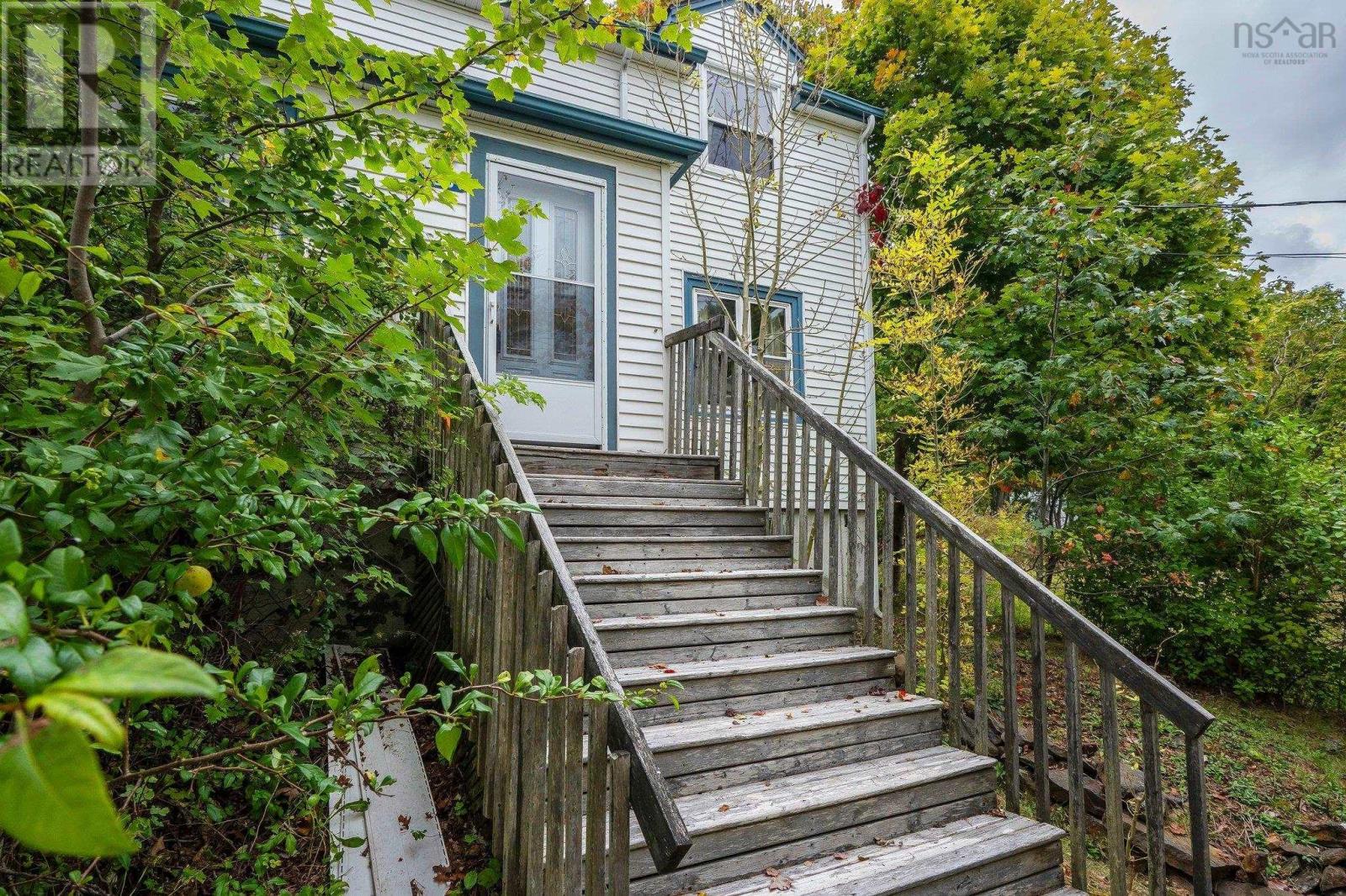 303 St. Margaret's Bay Road, Halifax, Nova Scotia  B3N 1J8 - Photo 2 - 202424233