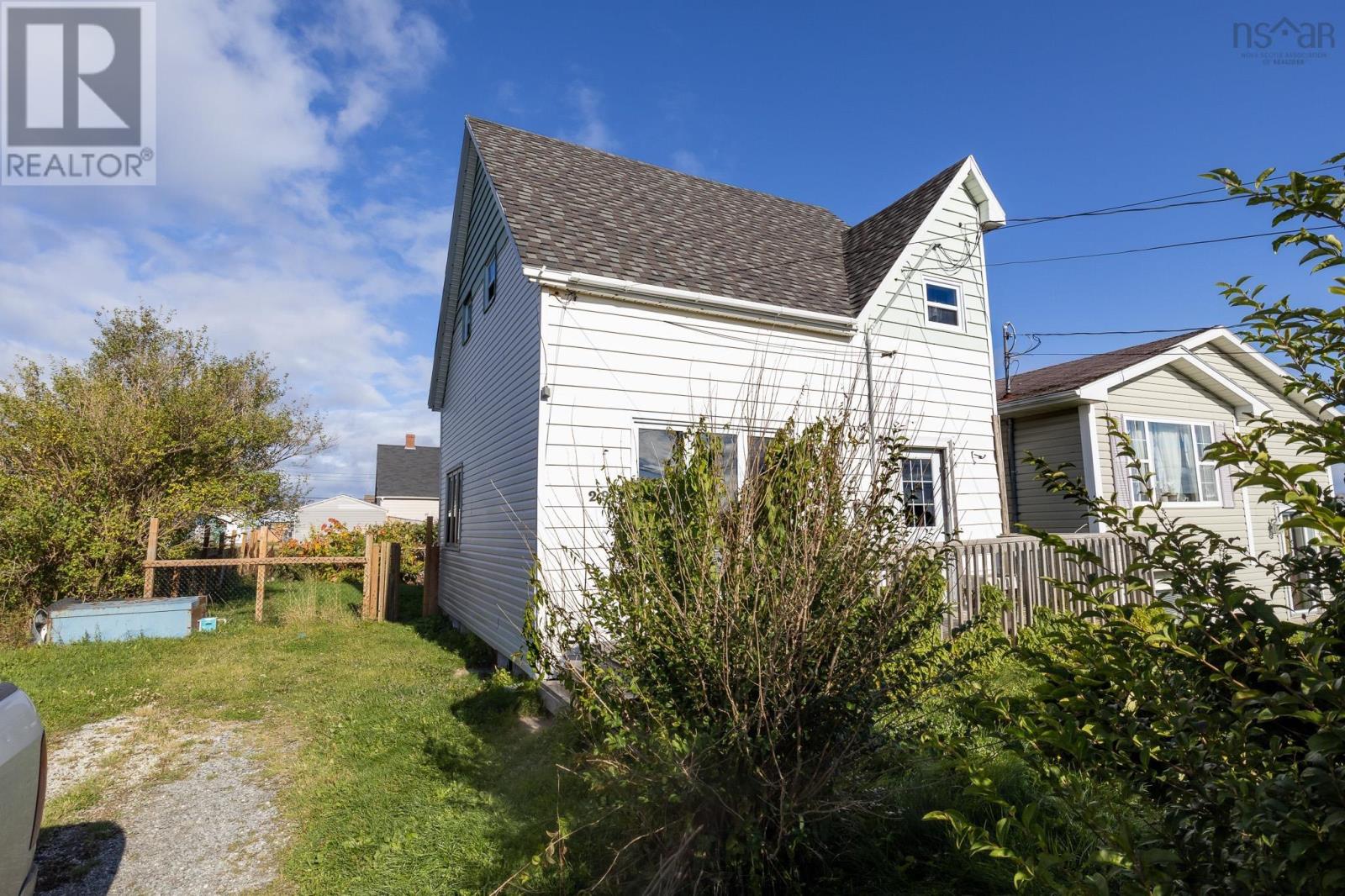 29 Second Street, Glace Bay, Nova Scotia  B1A 4E7 - Photo 4 - 202424475