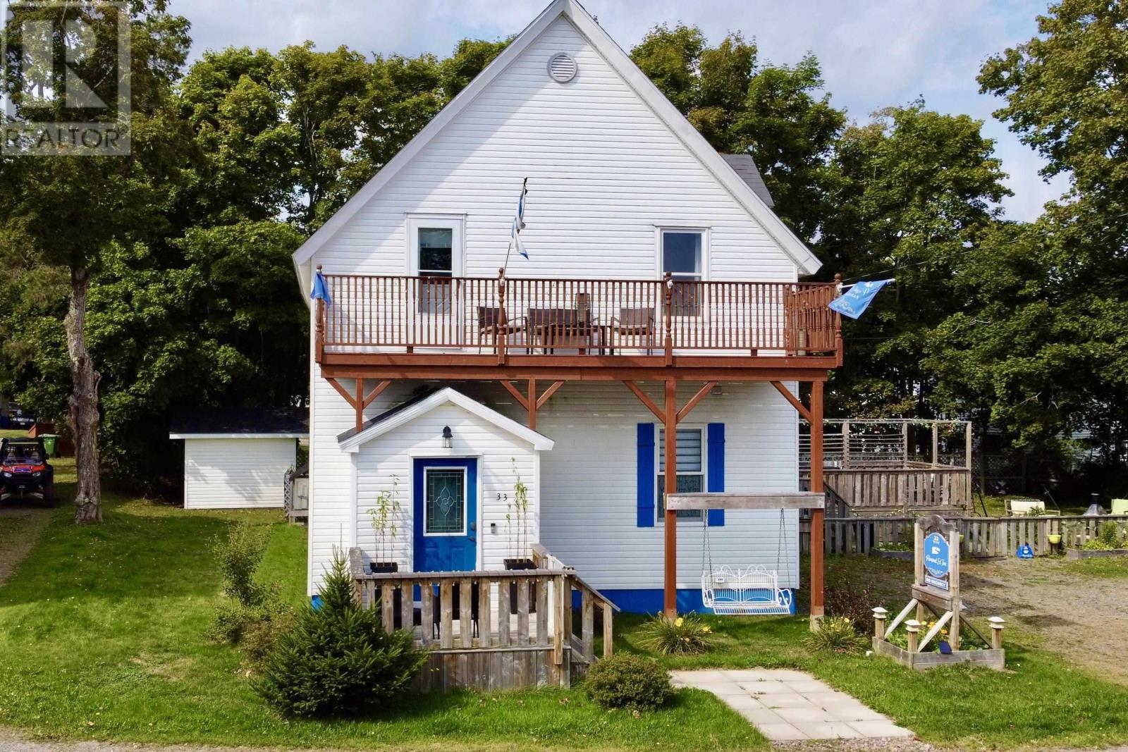 33 Pleasant Street, Parrsboro, Nova Scotia  B0M 1S0 - Photo 2 - 202424509