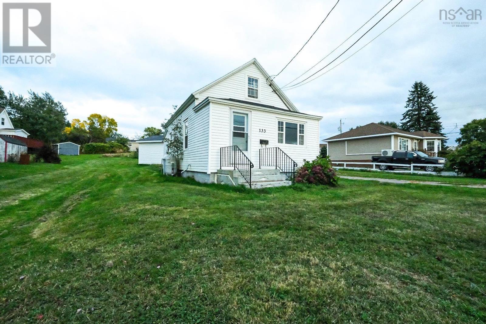 133 Crescent Street, Sydney Mines, Nova Scotia  B1V 2P5 - Photo 3 - 202424546