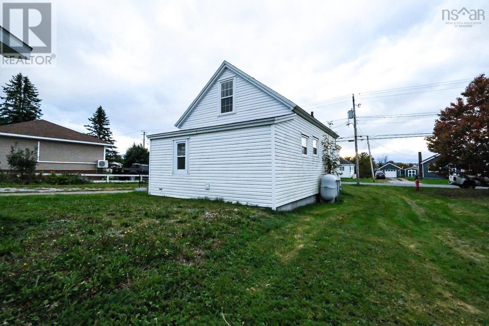 133 Crescent Street, Sydney Mines, Nova Scotia  B1V 2P5 - Photo 6 - 202424546