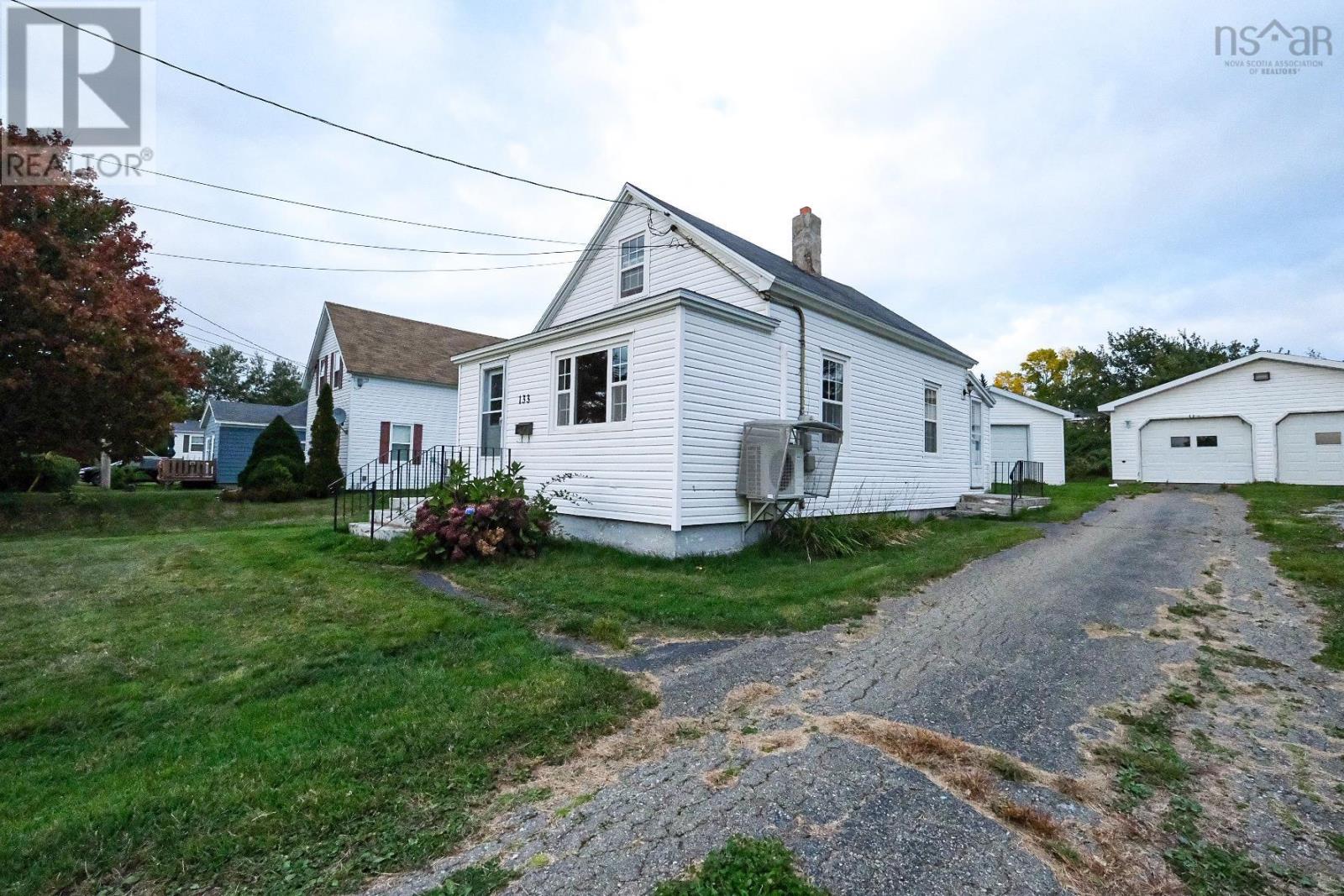 133 Crescent Street, Sydney Mines, Nova Scotia  B1V 2P5 - Photo 9 - 202424546