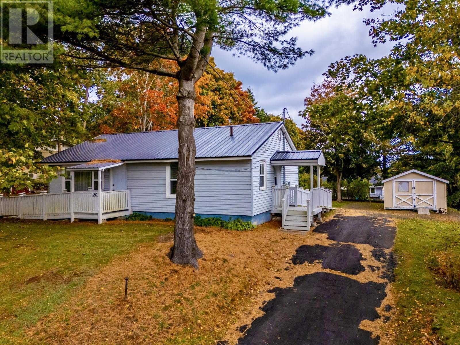 80 Third Avenue, Digby, Nova Scotia  B0V 1A0 - Photo 1 - 202424610