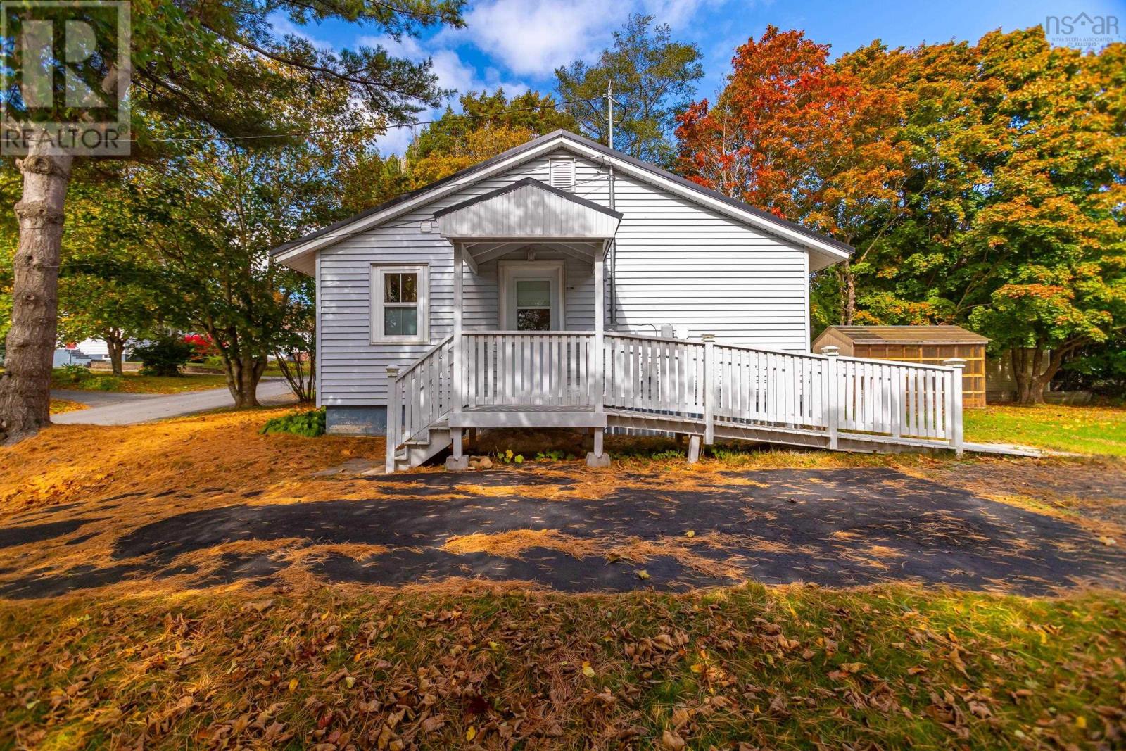 80 Third Avenue, Digby, Nova Scotia  B0V 1A0 - Photo 3 - 202424610